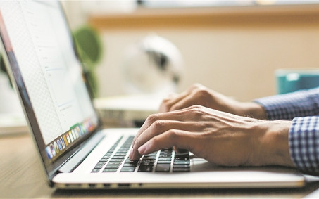 Les employeurs sont tentés d'exercer un certain contrôle sur leurs collaborateurs via le système des e-mails professionnels.