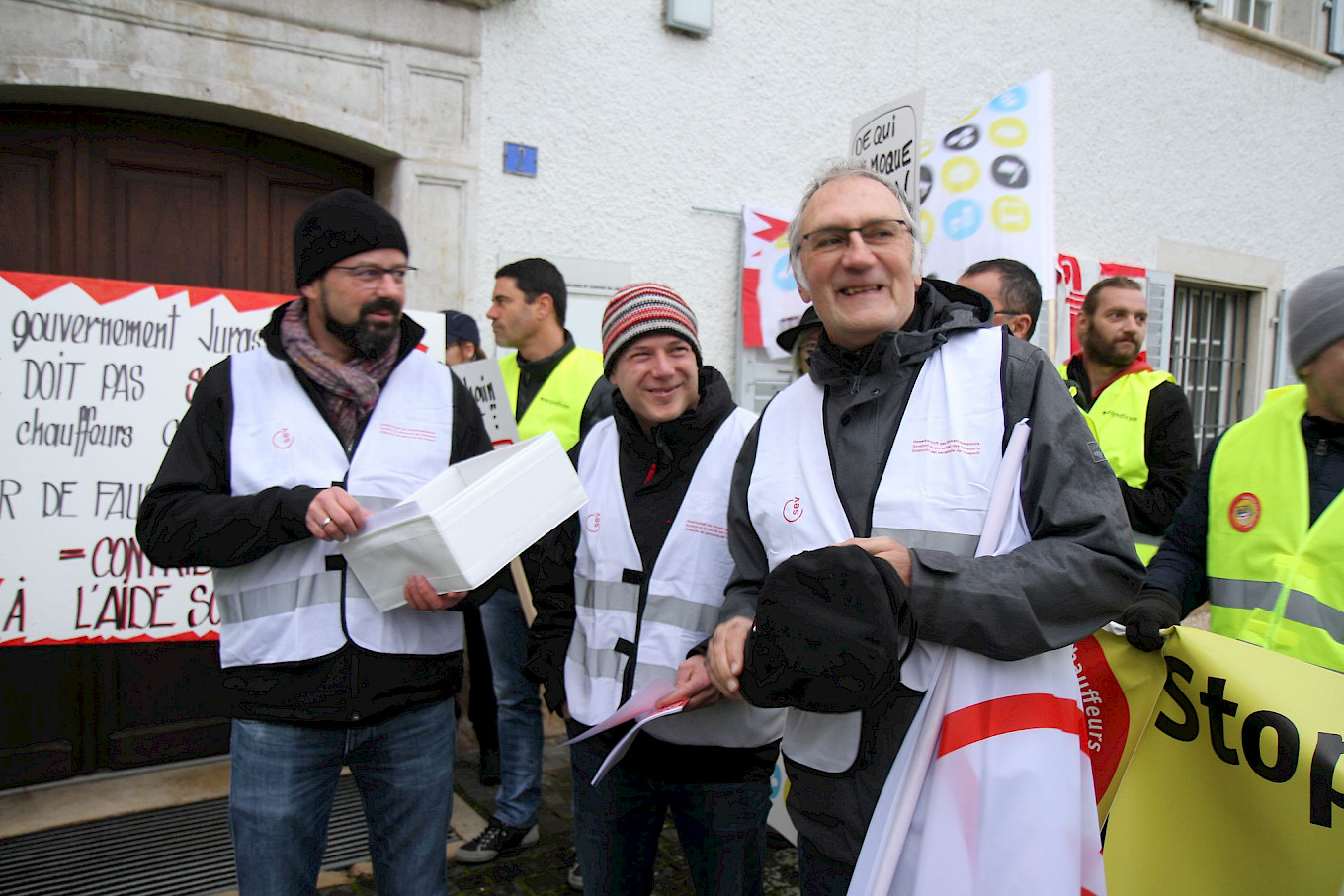 Les pires craintes dénoncées par le SEV, ici devant le Parlement jurassien le 27 novembre 2019, se révèlent malheureusement fondées.