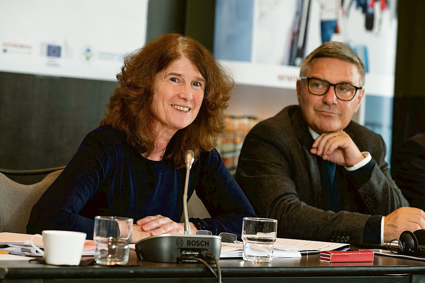 Sabine Trier lors de la signature de l’accord le 5 novembre à Bruxelles, avec Giorgio Tuti qui, en tant que président de la section Rail de l’ETF, a dirigé la délégation de négociations.