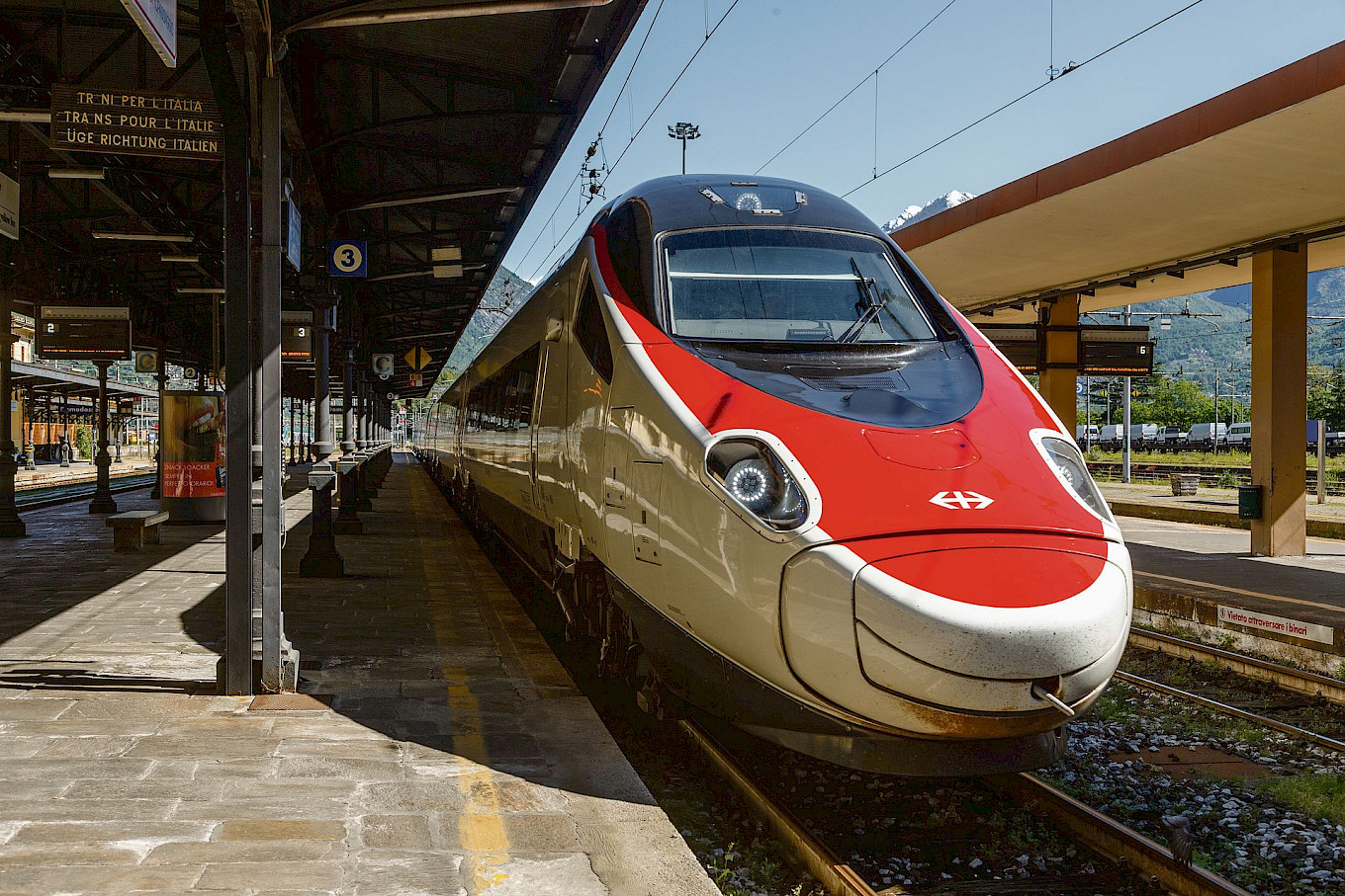 Les CFF desservent l’Allemagne et l’Italie avec des ETR 610. La CE souhaite également voir bientôt des trains Flixtrain entre Zurich et Munich. © CFF