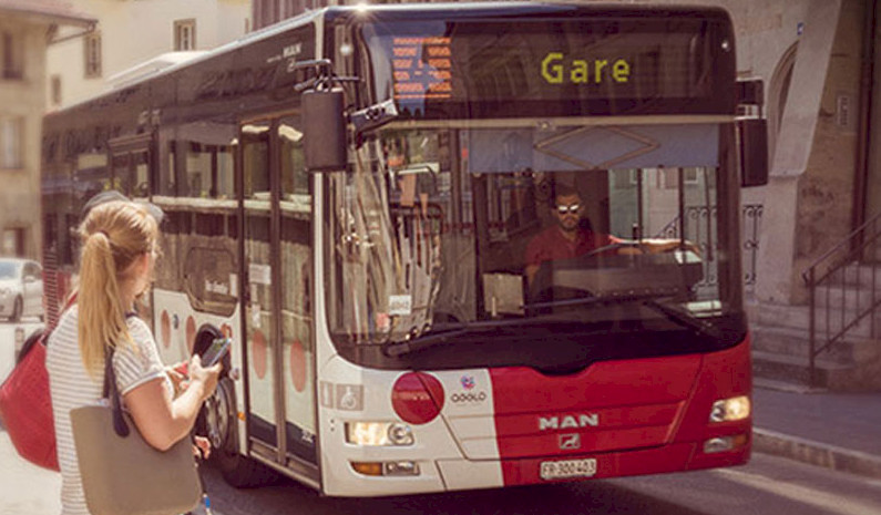 Für Busfahrer:innen sind regelmässige Weiterbildungskurse gesetzlich vorgeschrieben. © TPF
