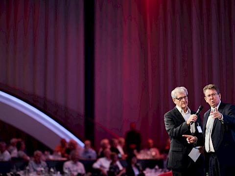 Peter Moor, Moderator und Bundesrat Albert R&ouml;sti / &copy;Manu Friederich