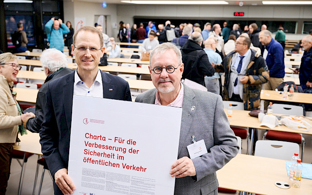 Renato Fasciati, Präsident VöV, und Matthias Hartwich, Präsident SEV (© Manu Friederich)
