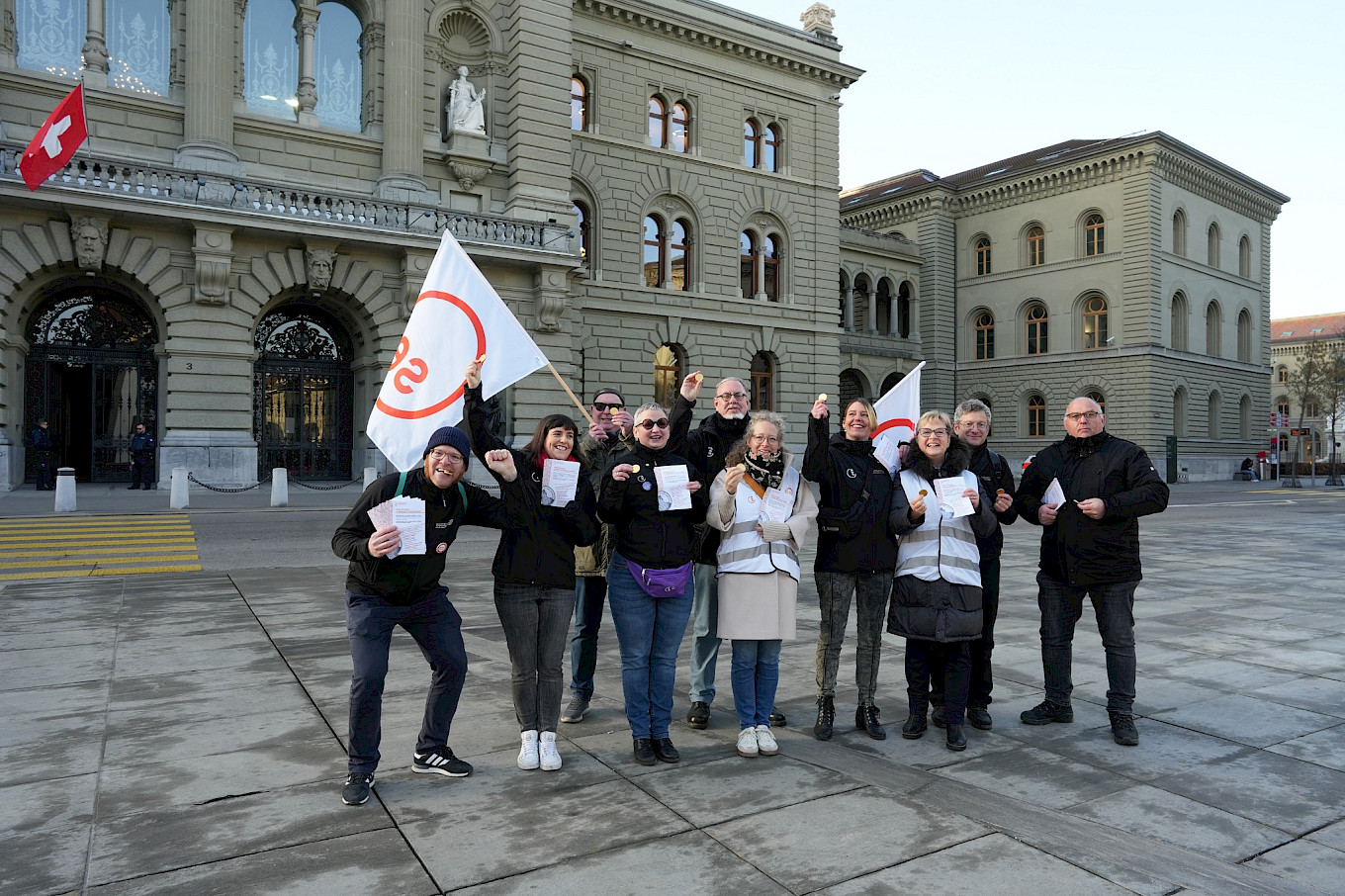 Aktion des SEV vor dem Bundeshaus gegen Kürzungen beim ÖV
